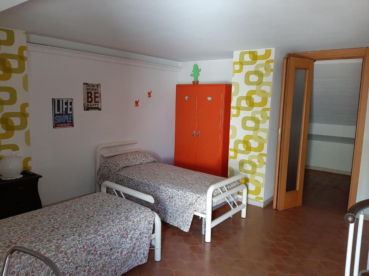 Appartamento Genziana - Con Vista Piscina E Garage Sirmione Dış mekan fotoğraf