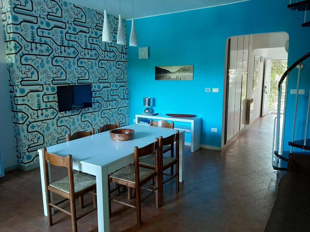 Appartamento Genziana - Con Vista Piscina E Garage Sirmione Dış mekan fotoğraf