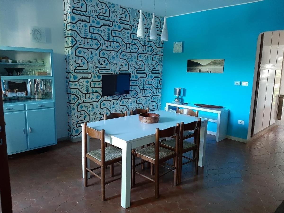 Appartamento Genziana - Con Vista Piscina E Garage Sirmione Dış mekan fotoğraf