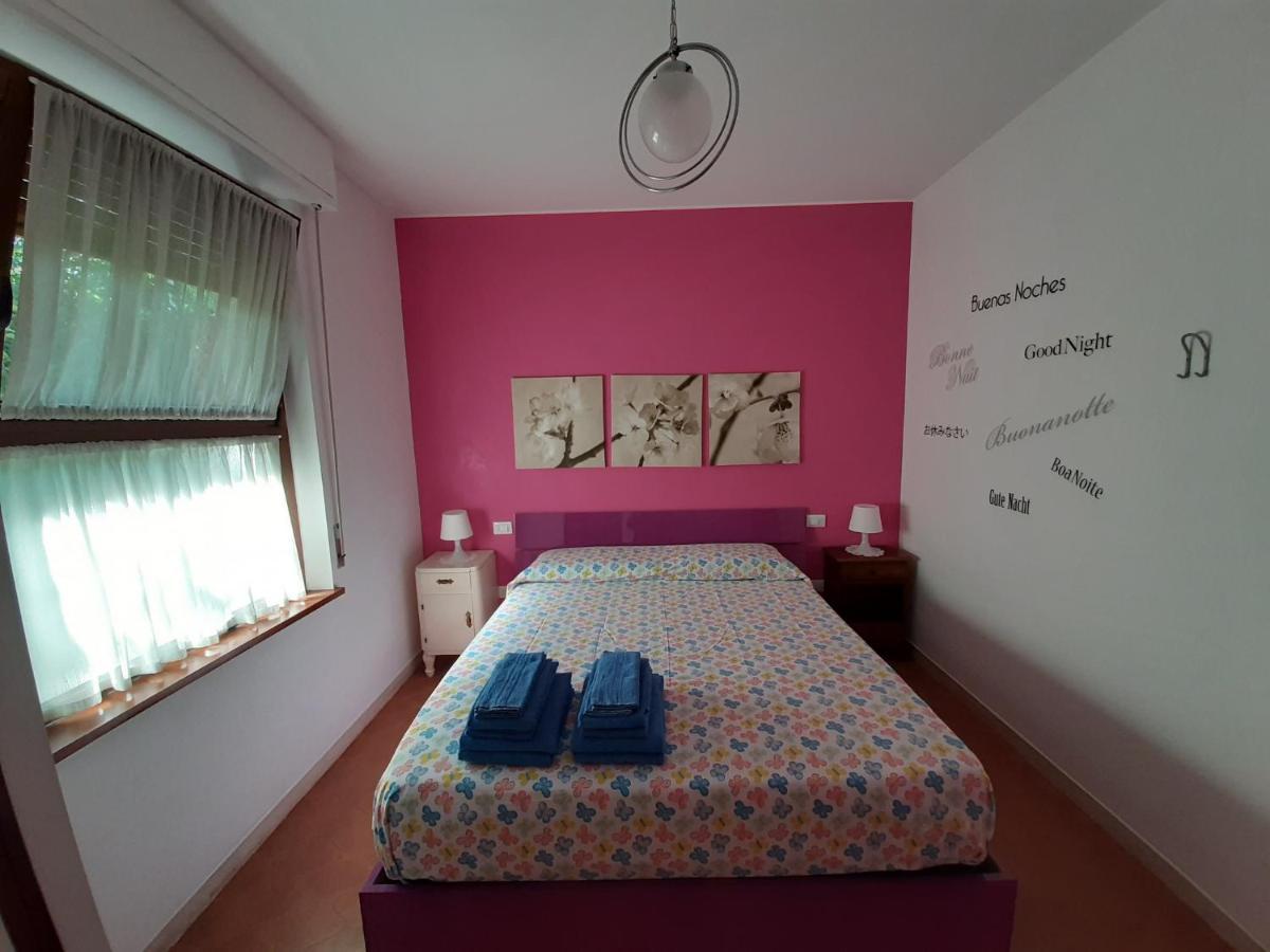 Appartamento Genziana - Con Vista Piscina E Garage Sirmione Dış mekan fotoğraf
