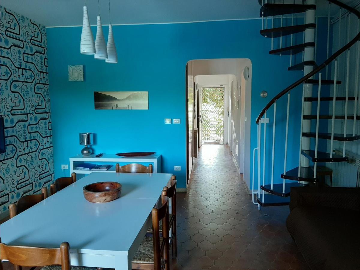 Appartamento Genziana - Con Vista Piscina E Garage Sirmione Dış mekan fotoğraf