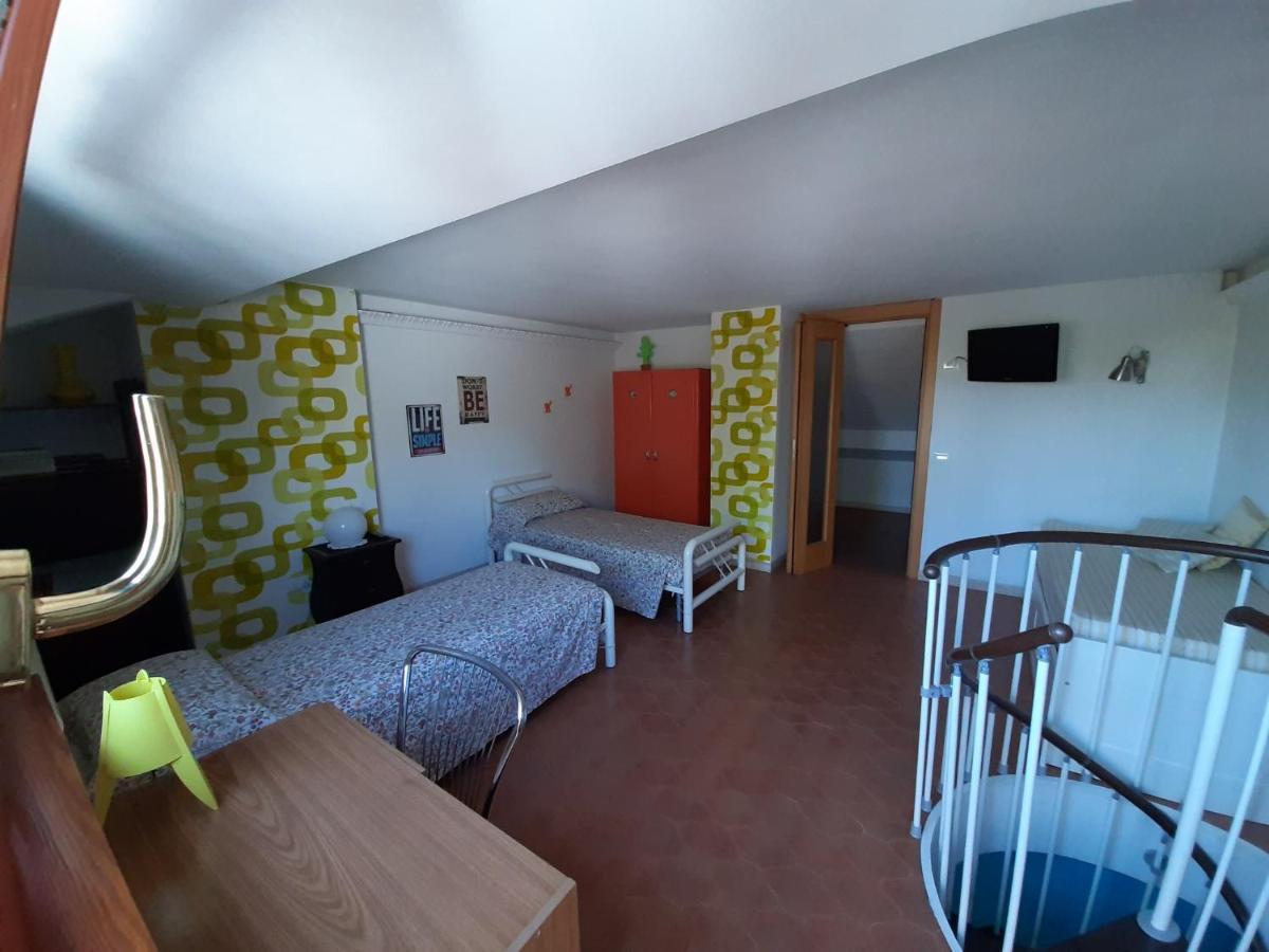 Appartamento Genziana - Con Vista Piscina E Garage Sirmione Dış mekan fotoğraf